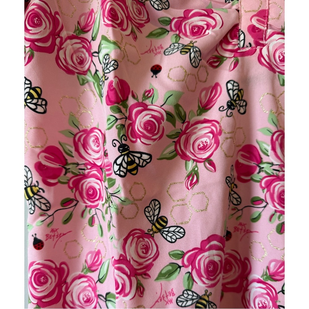 **FINAL PRICE** Women’s ‘Betsy Johnson’ medical scrub top - Picture 5 of 5